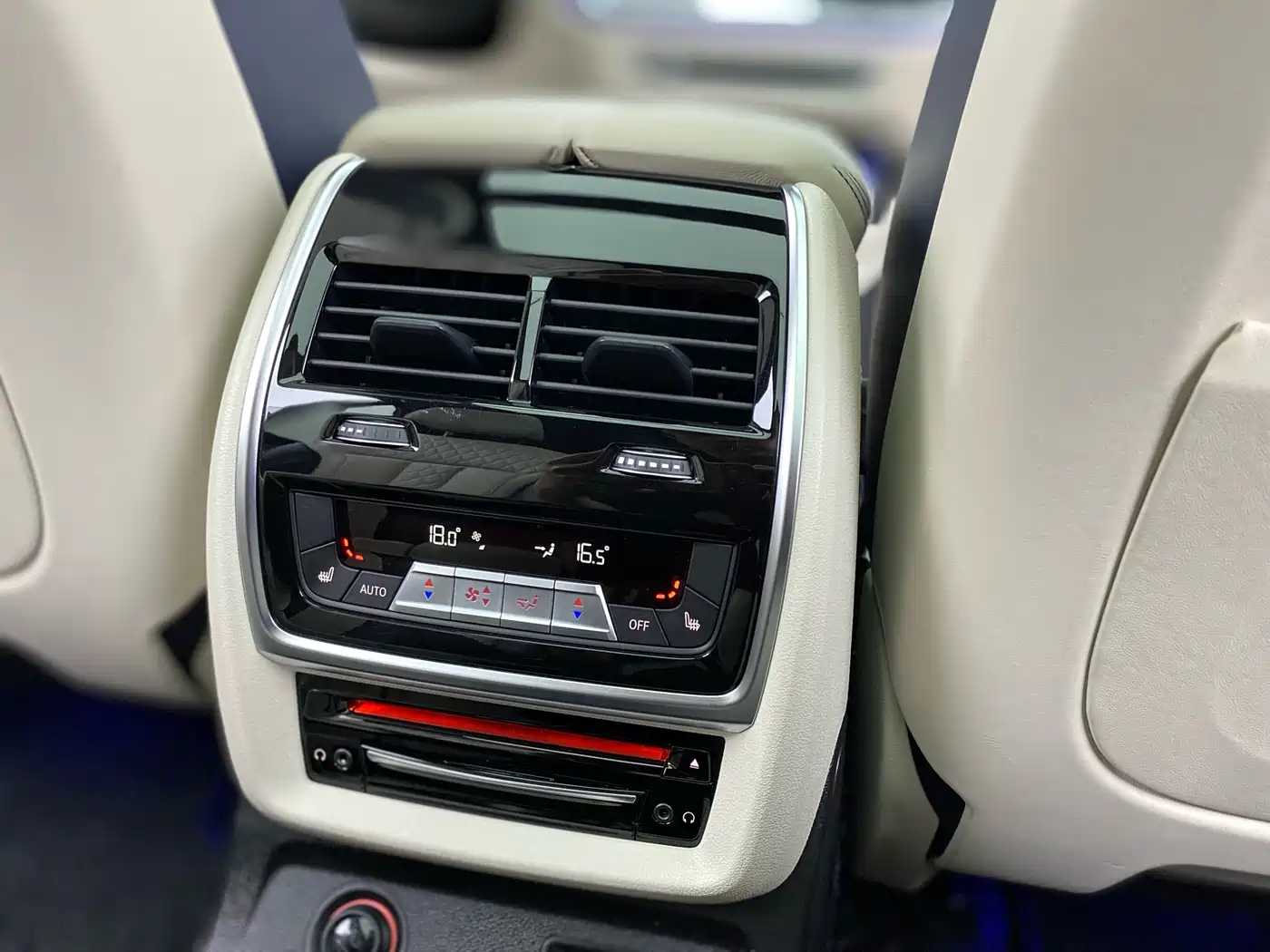 BMW X7 2020 xDrive M50i фото 25
