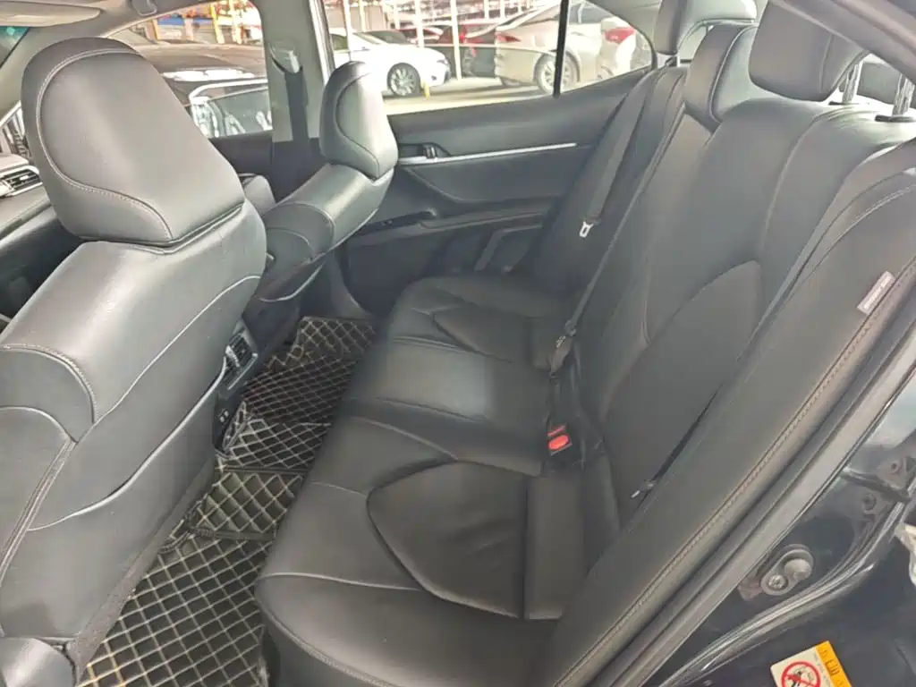 Photo 17 - Toyota Camry