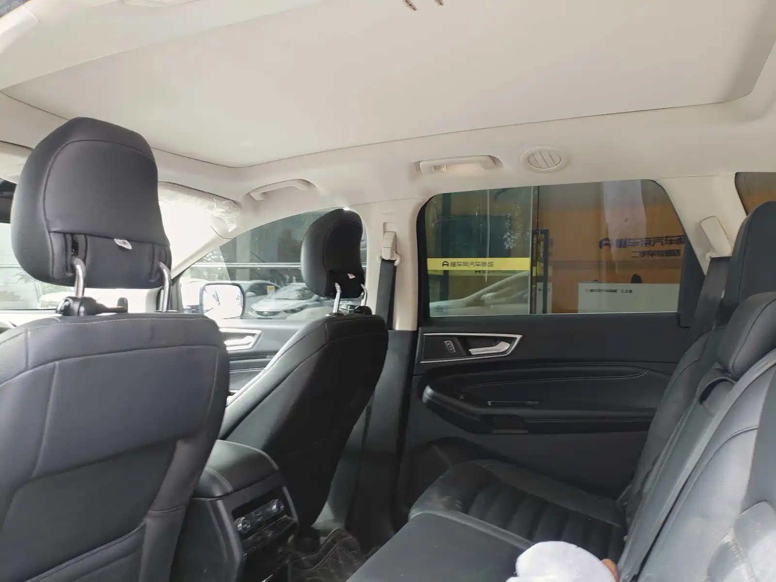 Фото 6 - Ford Edge
