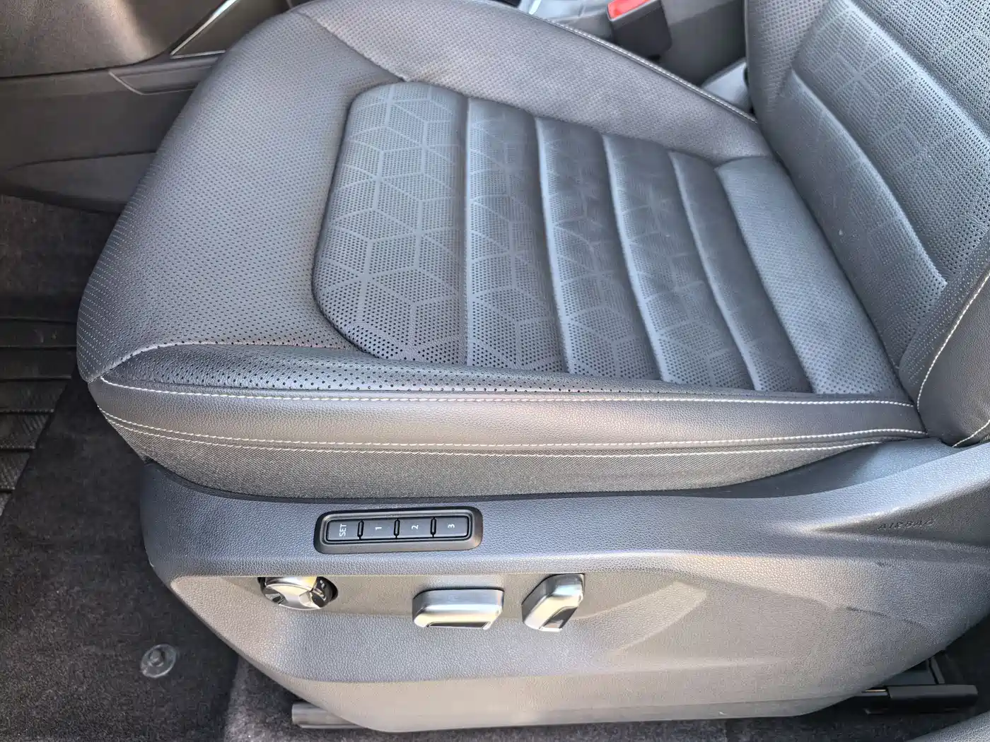 Volkswagen Talagon 2022 380TSI 4WD R-Line Explorer Edition 6-seater фото 17