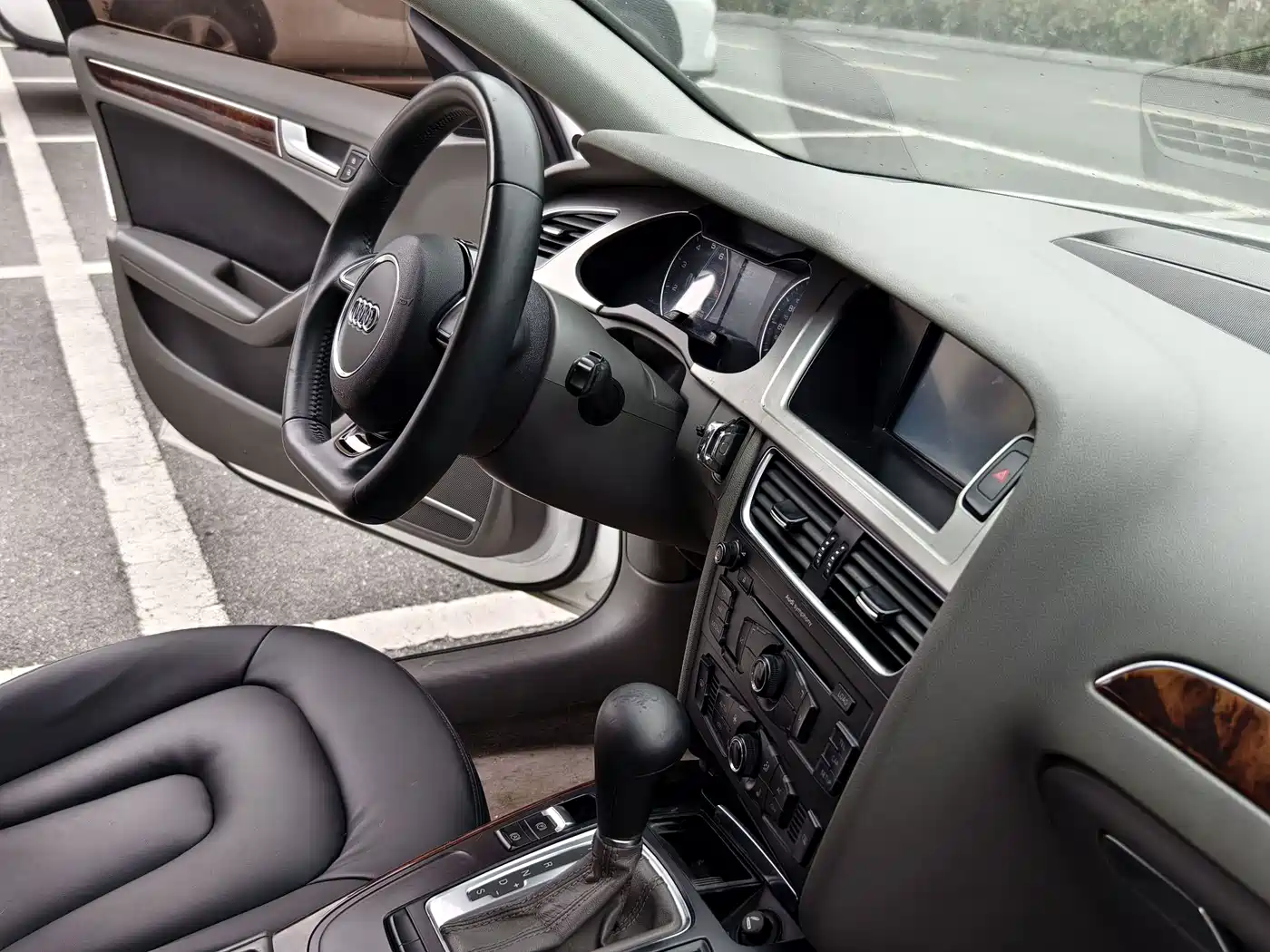 Фото 16 - Audi A4L