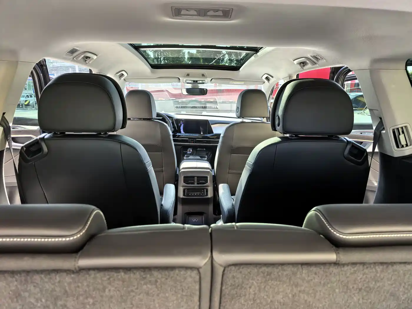 Volkswagen Talagon 2022 380TSI 4WD R-Line Explorer Edition 6-seater фото 11