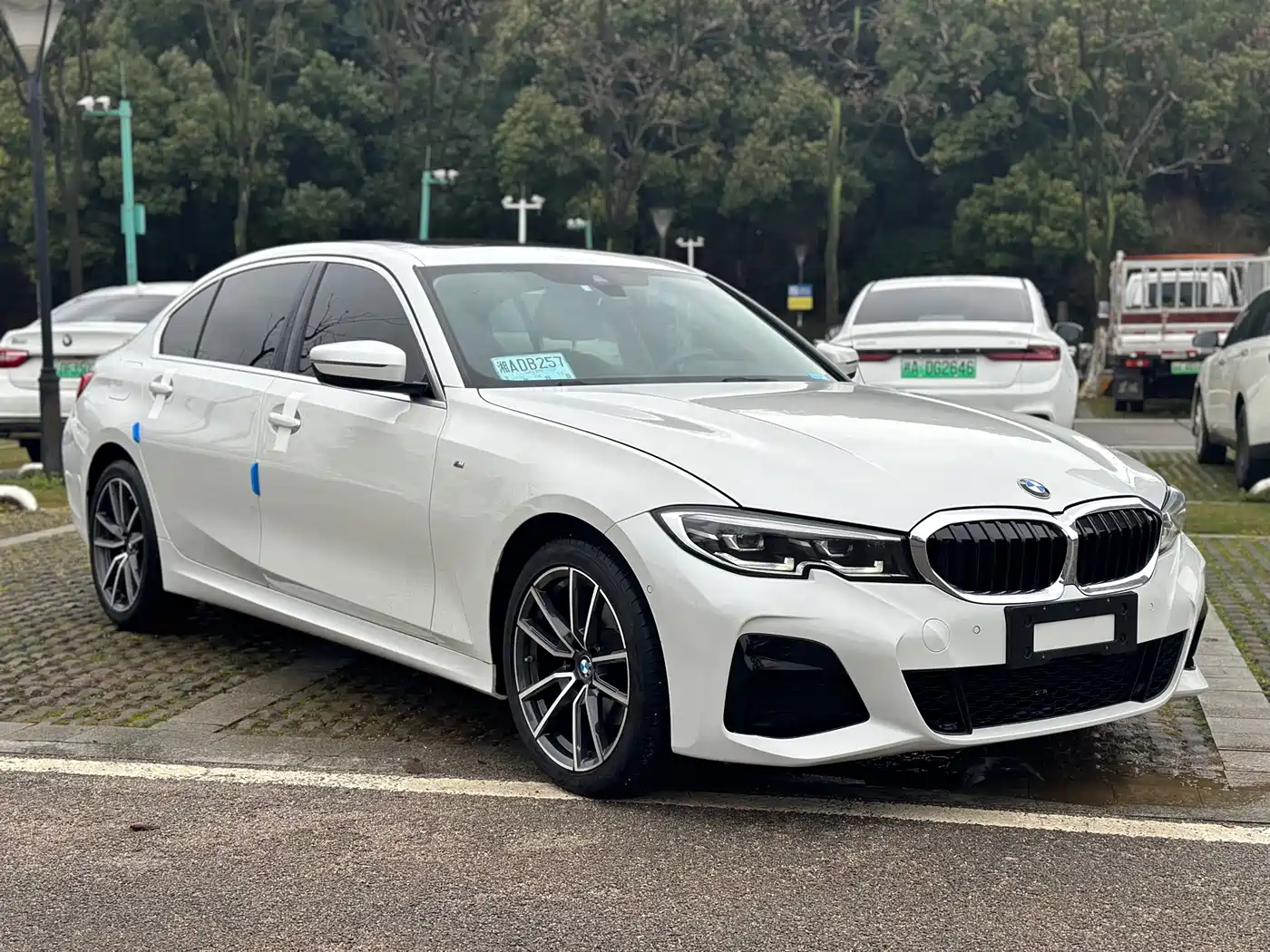 BMW 3 Series 2022 325Li M Sport Package фото 3