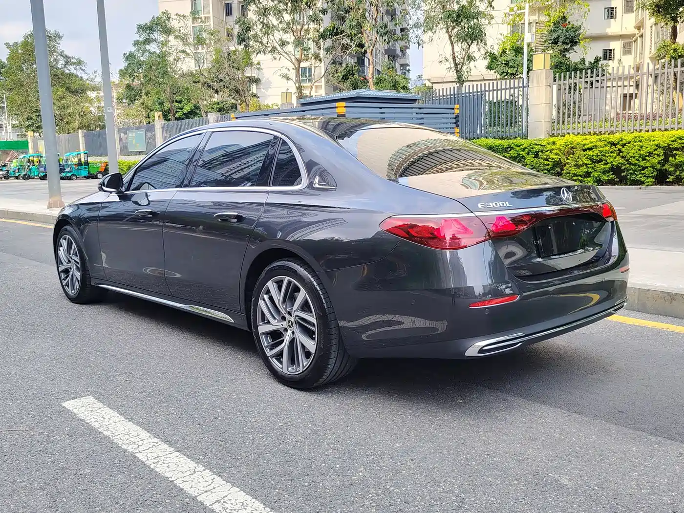 Mercedes-Benz E-Class 2025 E 300 L Fashion фото 7