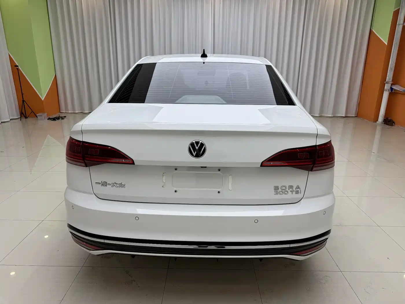 VOLKSWAGEN BORA