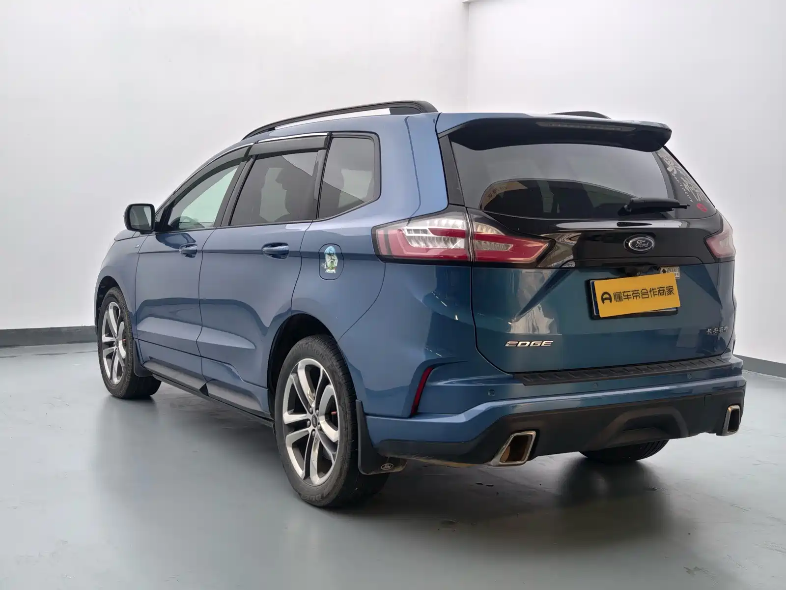 Фото 6 - Ford Edge