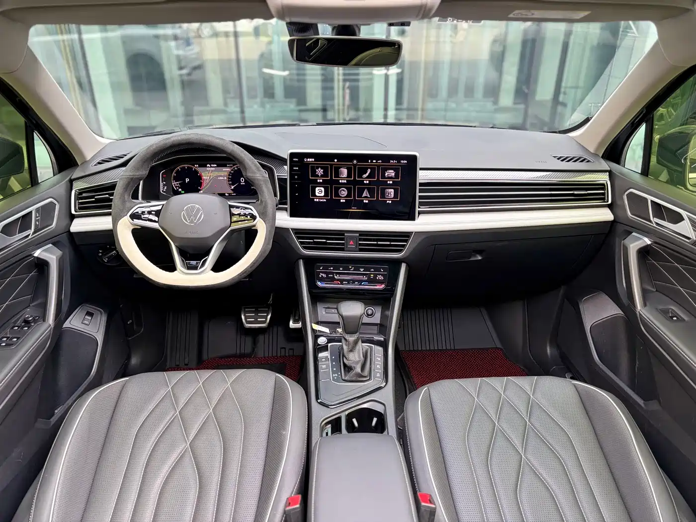 Volkswagen Tiguan L 2022 330TSI Auto 2WD R-Line Premium Edition фото 4