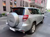Фото 2 - Toyota RAV4