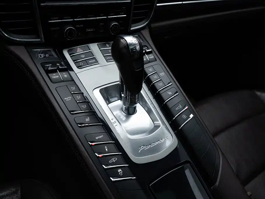 Porsche Panamera 2010 Panamera 3.6L фото 21