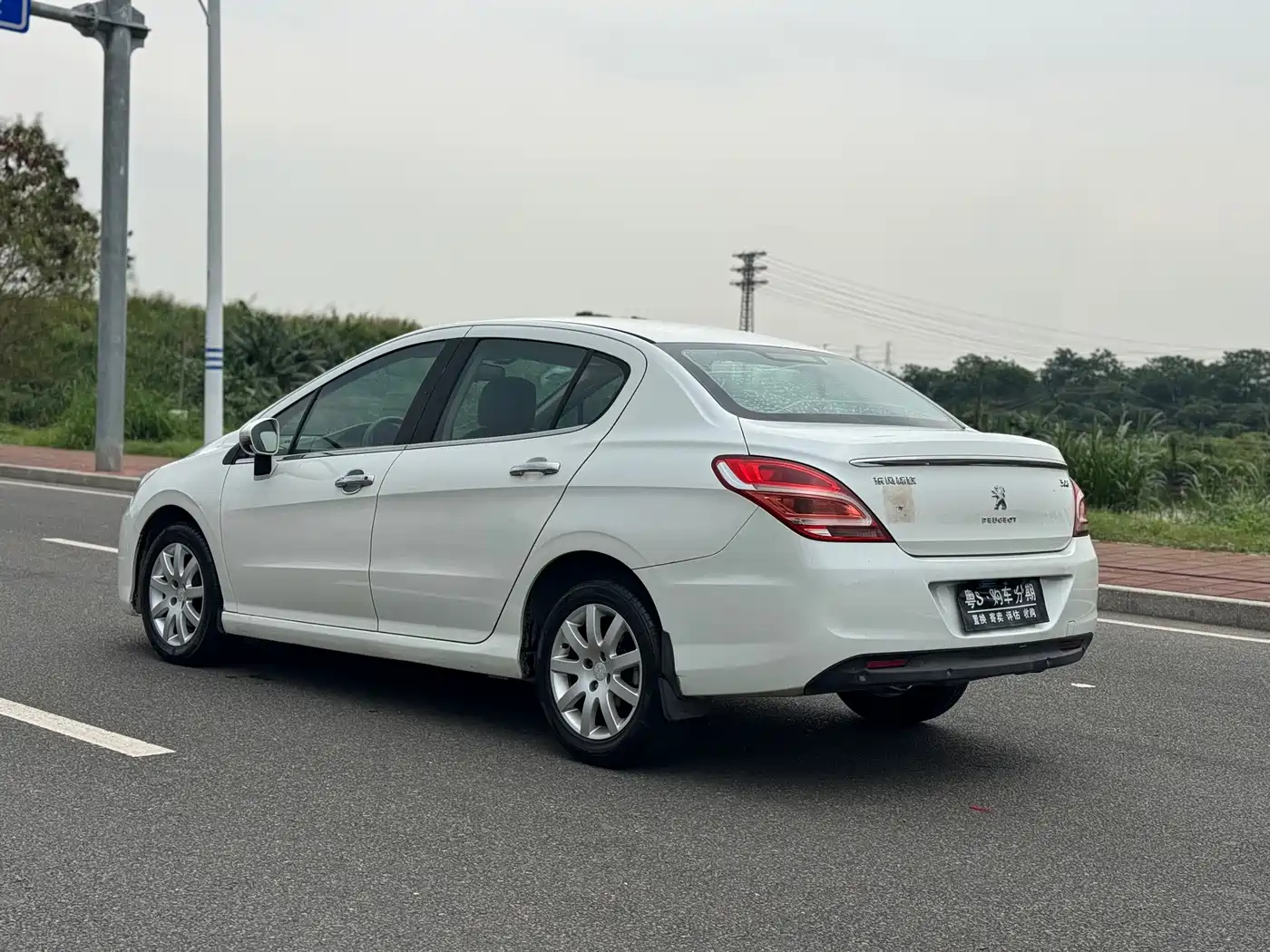 Peugeot 308 2014 Model Joy Edition Classic 1.6L Automatic Superior Style фото 18