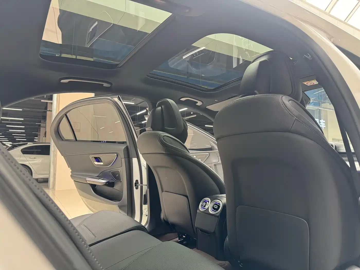 Mercedes-Benz C-Class 2025 C 260 L Sport Edition фото 6