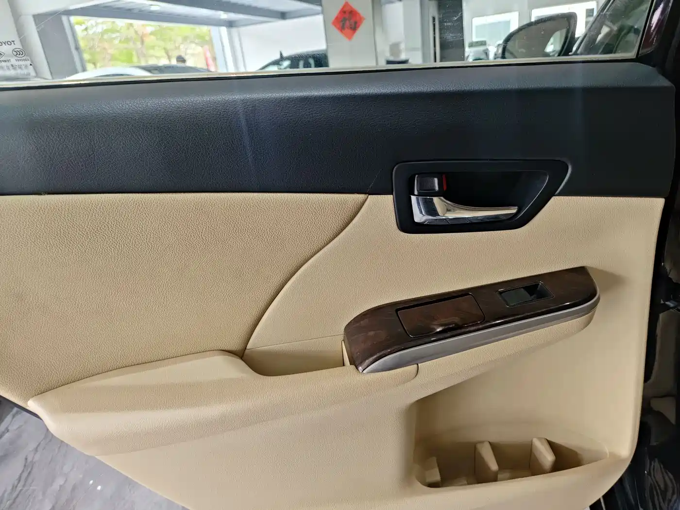 Toyota Camry 2015 2.0E Elite Edition фото 8