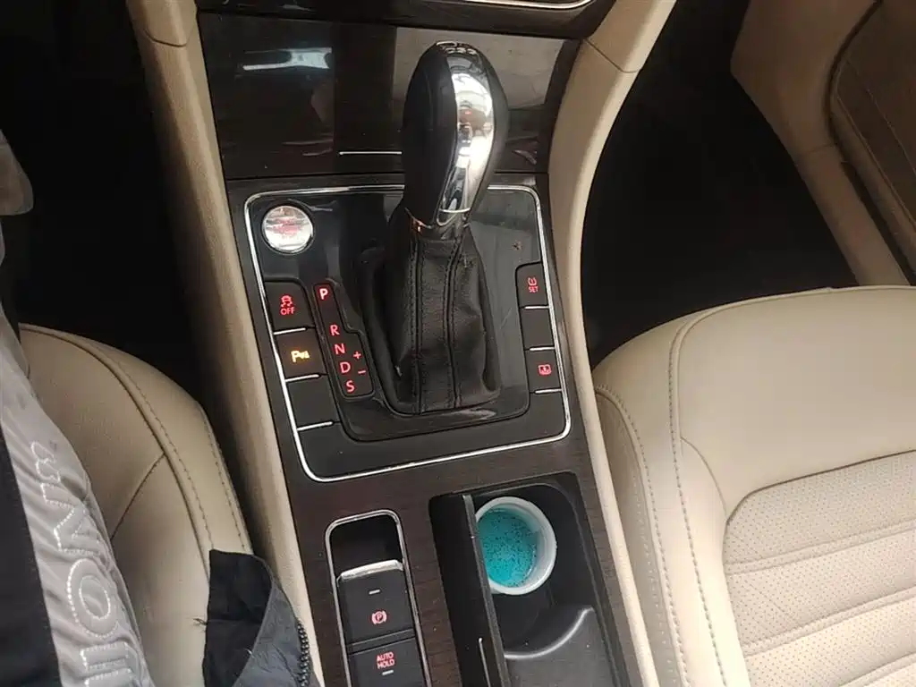 Volkswagen Passat 2013 1.8TSI DSG Yuzun фото 14