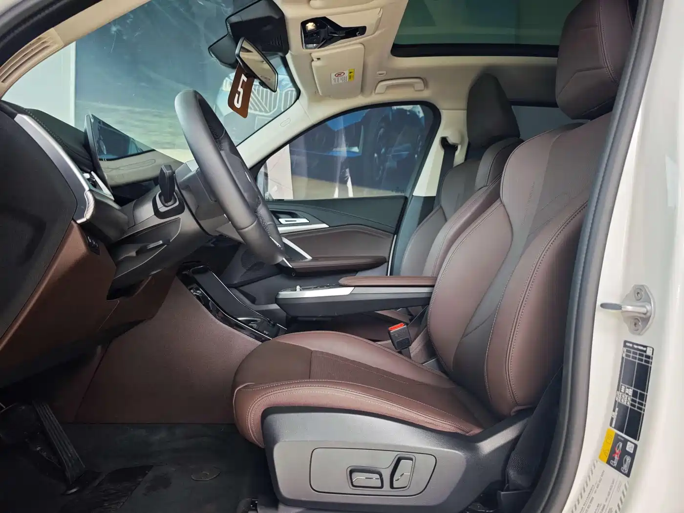 BMW iX1 2025 eDrive25L M Sport Package фото 13