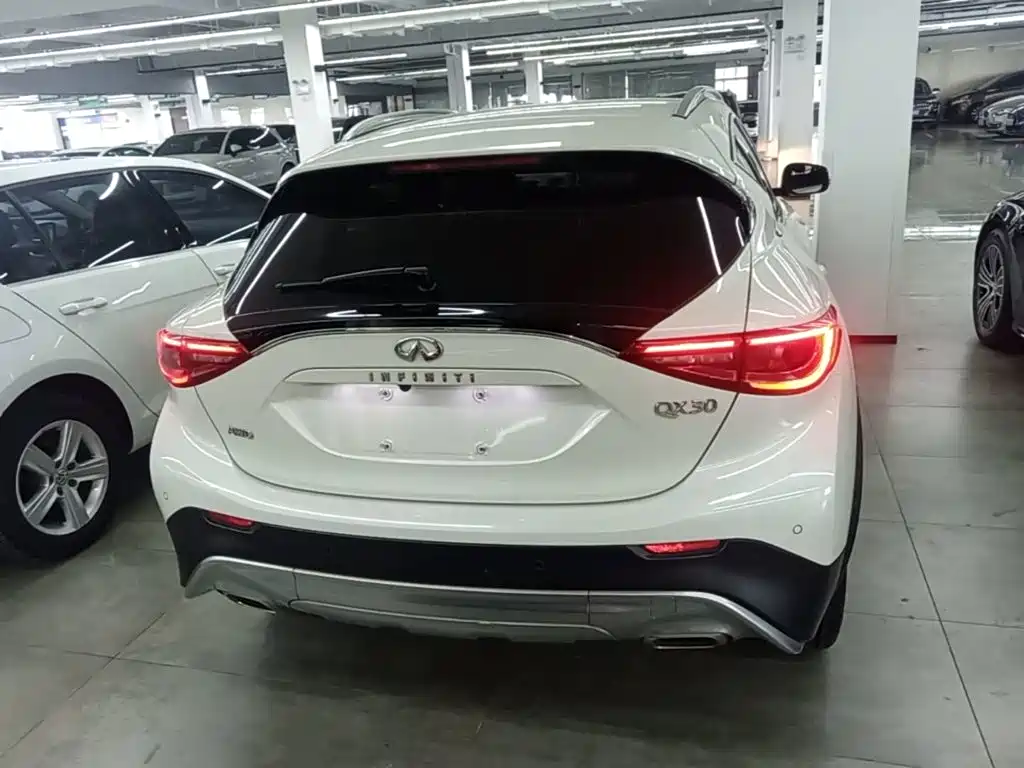 Infiniti QX30 2017 2017 Model 2.0T 4WD Fashion