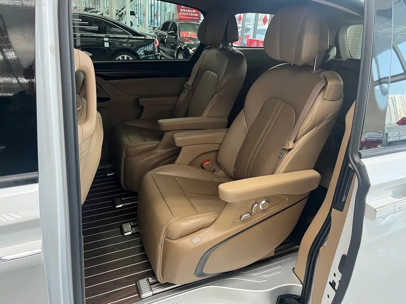 Buick GL8 2020 ES Landglory 653T Flagship фото 3