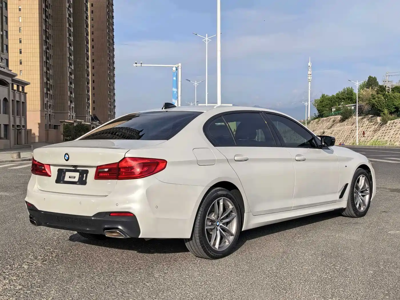 BMW 5 Series 2019 525Li M Sport Package фото 6