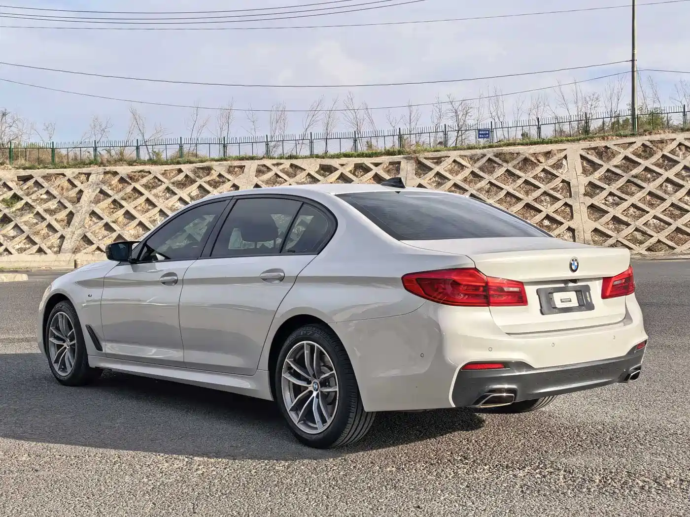 BMW 5 Series 2019 525Li M Sport Package фото 4