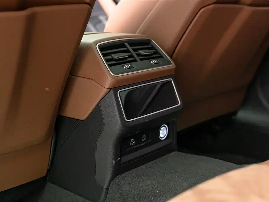AUDI A7L