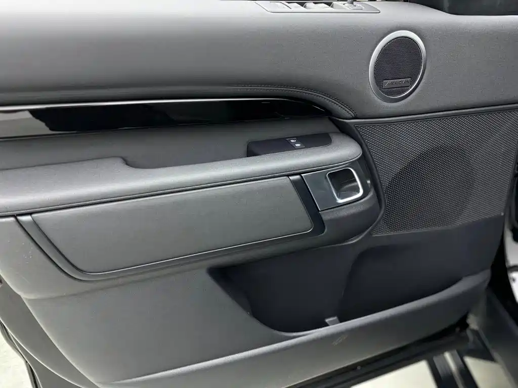 Land Rover Discovery 2024 2024 Model 360PS S