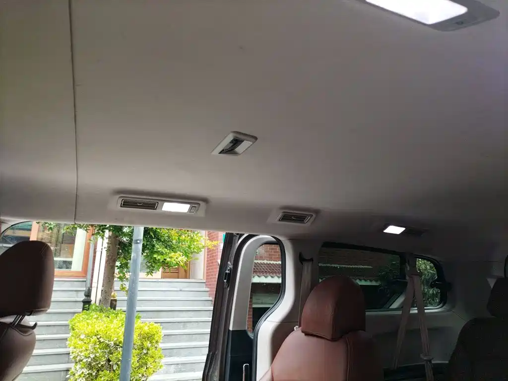 SAIC Maxus Maxus G10 2015 2014 Model Year 2.0T Auto Elite