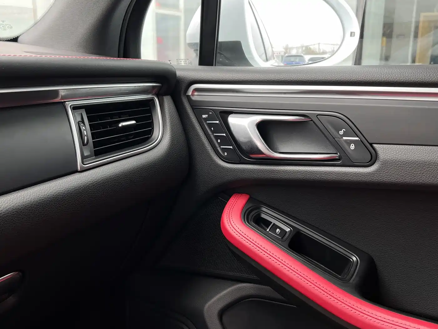 Porsche Macan 2017 Macan 2.0T фото 16