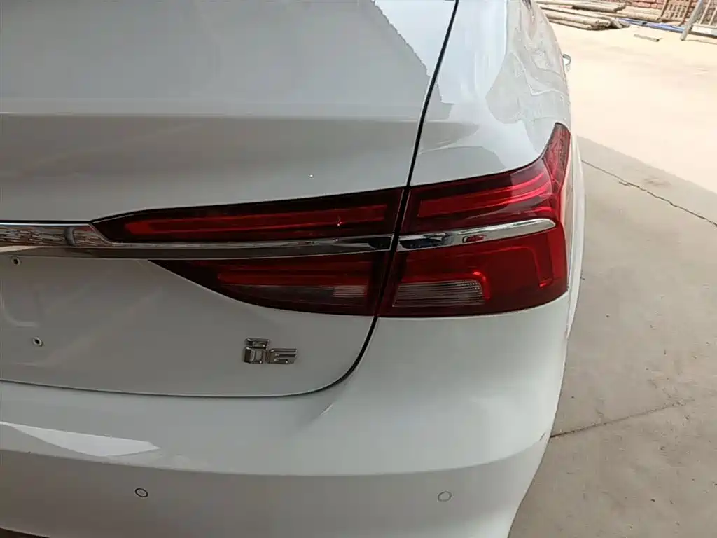 Roewe i6 2021 2020 PLUS 1.6L CVT 4G Connected Glory Flagship Edition