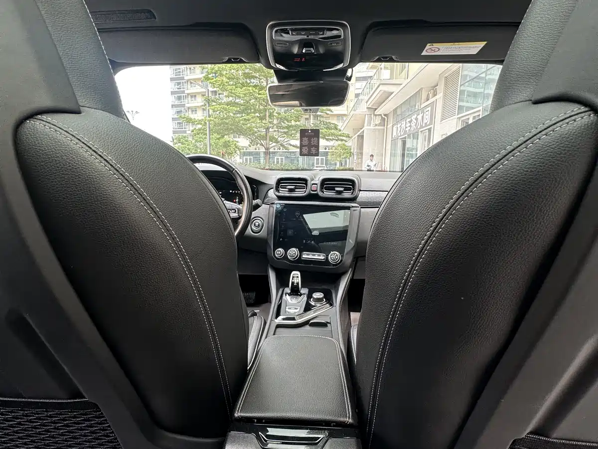 Lynk & Co 03 2021 1.5TD DCT Jin Champion Edition фото 25