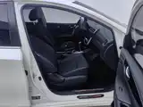 Фото 8 - Nissan Tiida