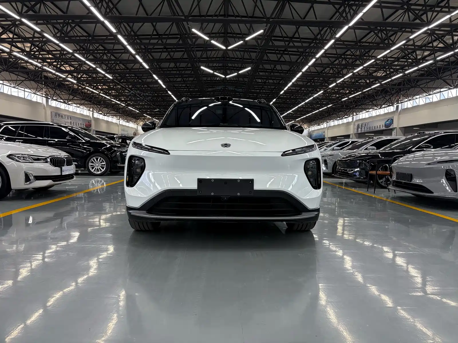 Фото 2 - NIO ES6