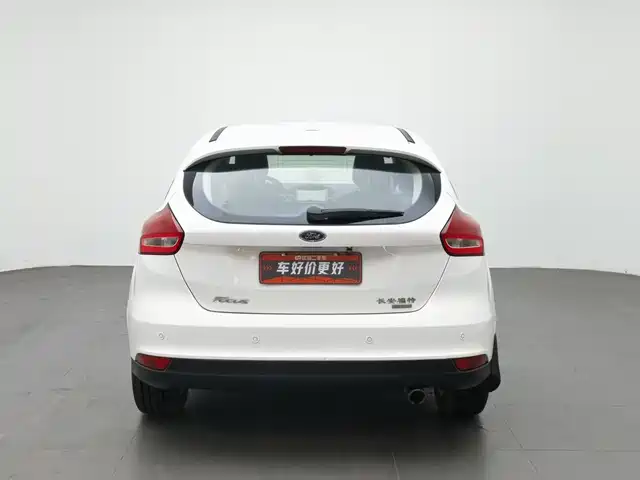 Ford Focus 2017 Hatchback EcoBoost 180 Auto Elite — фото 4