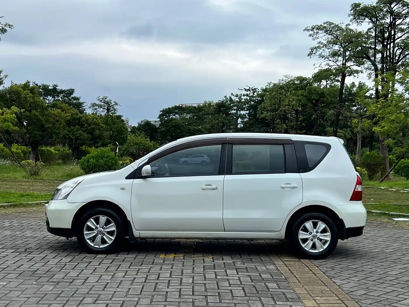 Nissan Livina 2008 2008 1.6L Automatic XuanNeng Type