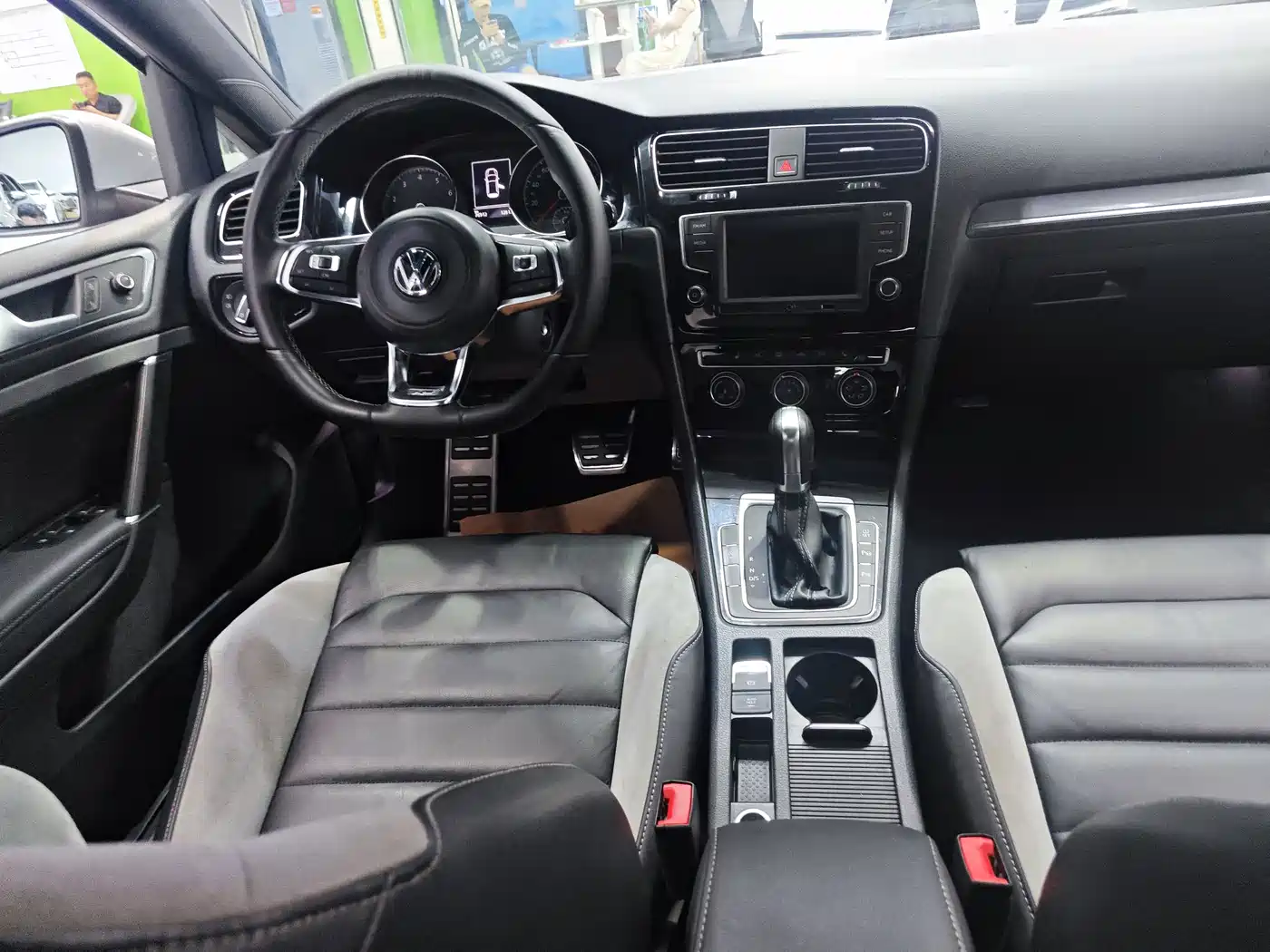 Volkswagen Golf 2015 1.4TSI Automatic R-Line фото 6