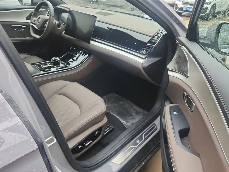 BYD Han 2025 DM-i Smart Driving Edition 125KM Honor фото 8