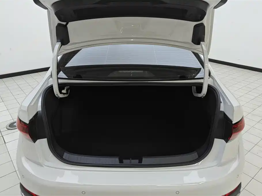 Volkswagen Sagitar 2024 200TSI DSG Flying Edition фото 4