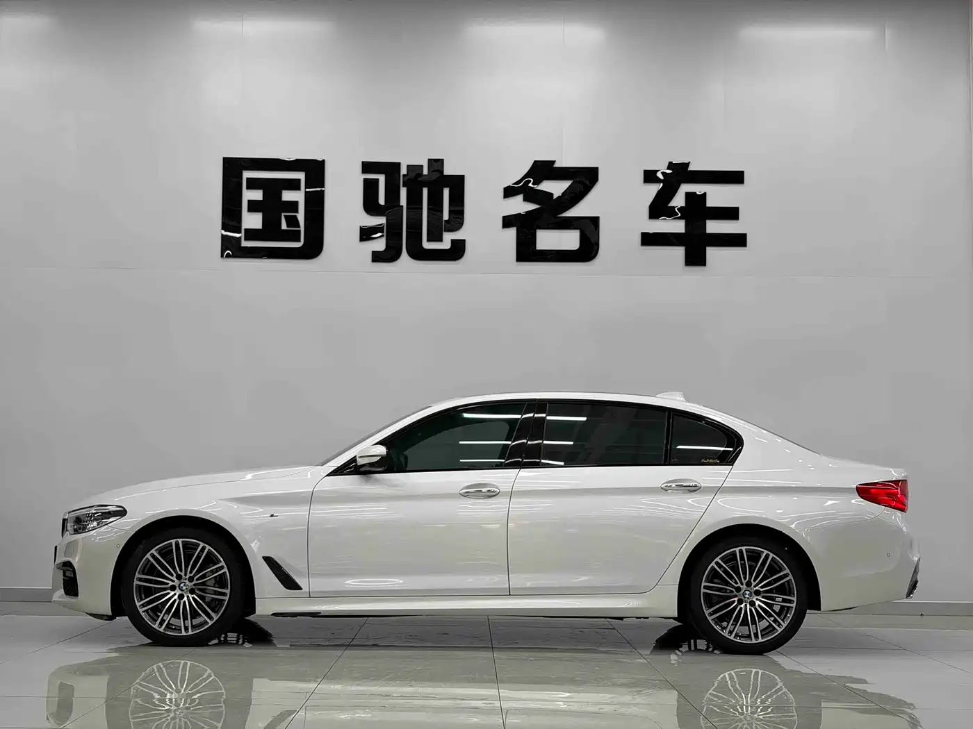 BMW 5 Series 2018 Facelift 530Li Leading M Sport Package фото 3