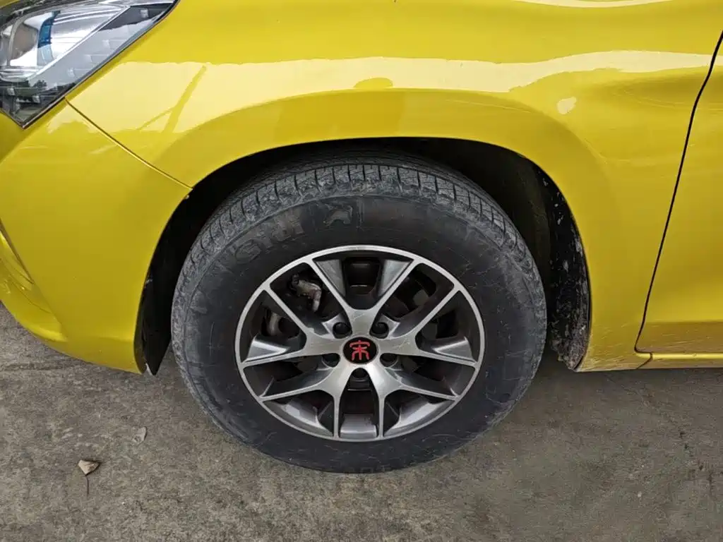 Фото 23 - BYD Song