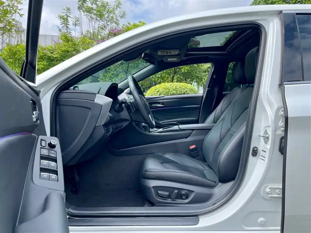 Toyota Avalon 2023 2.5L Luxury Edition фото 23