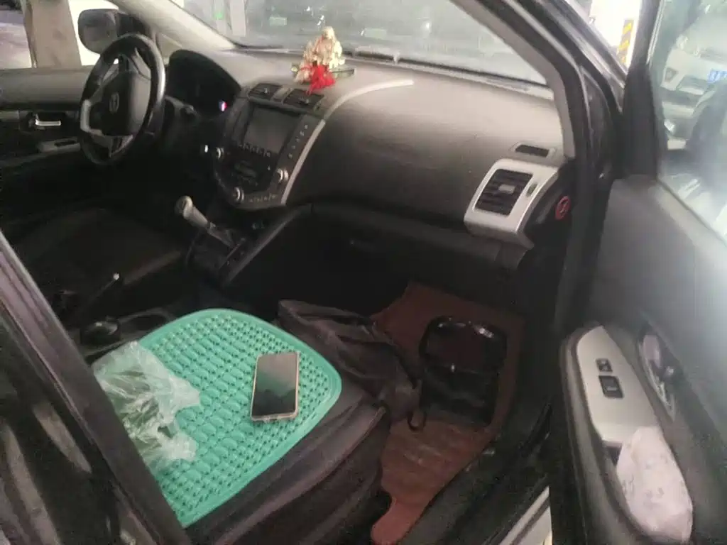 BYD S6 2015 2014 Model 2.0L Manual Luxury 5-Seater
