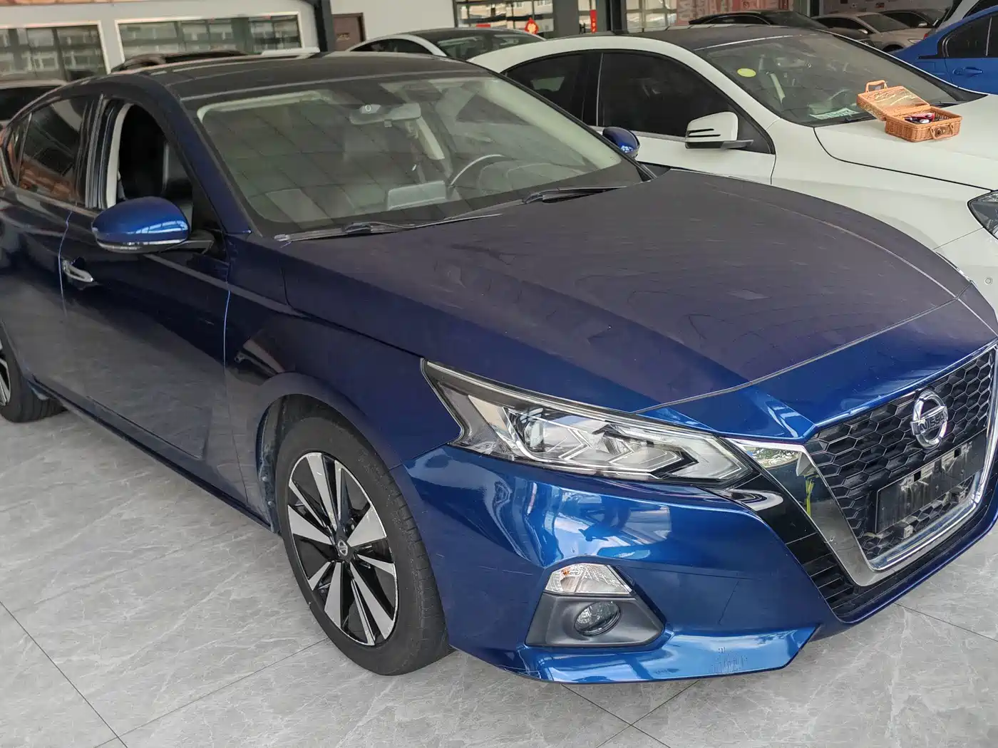Photo 1 - Nissan Teana