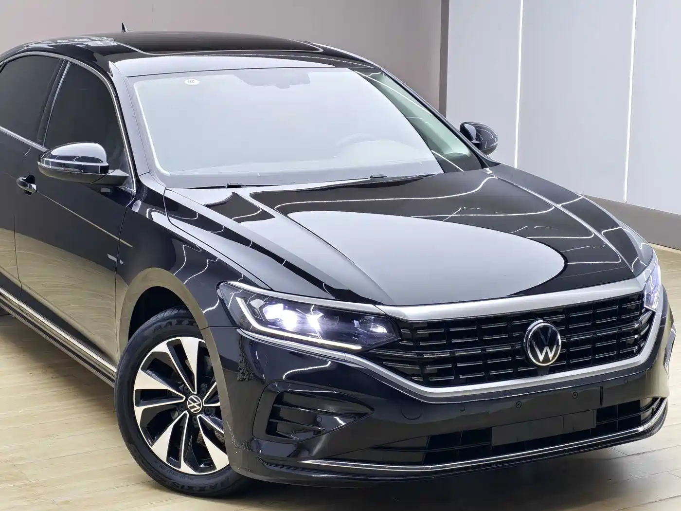 Volkswagen Passat 2023 330TSI Elite Edition фото 7