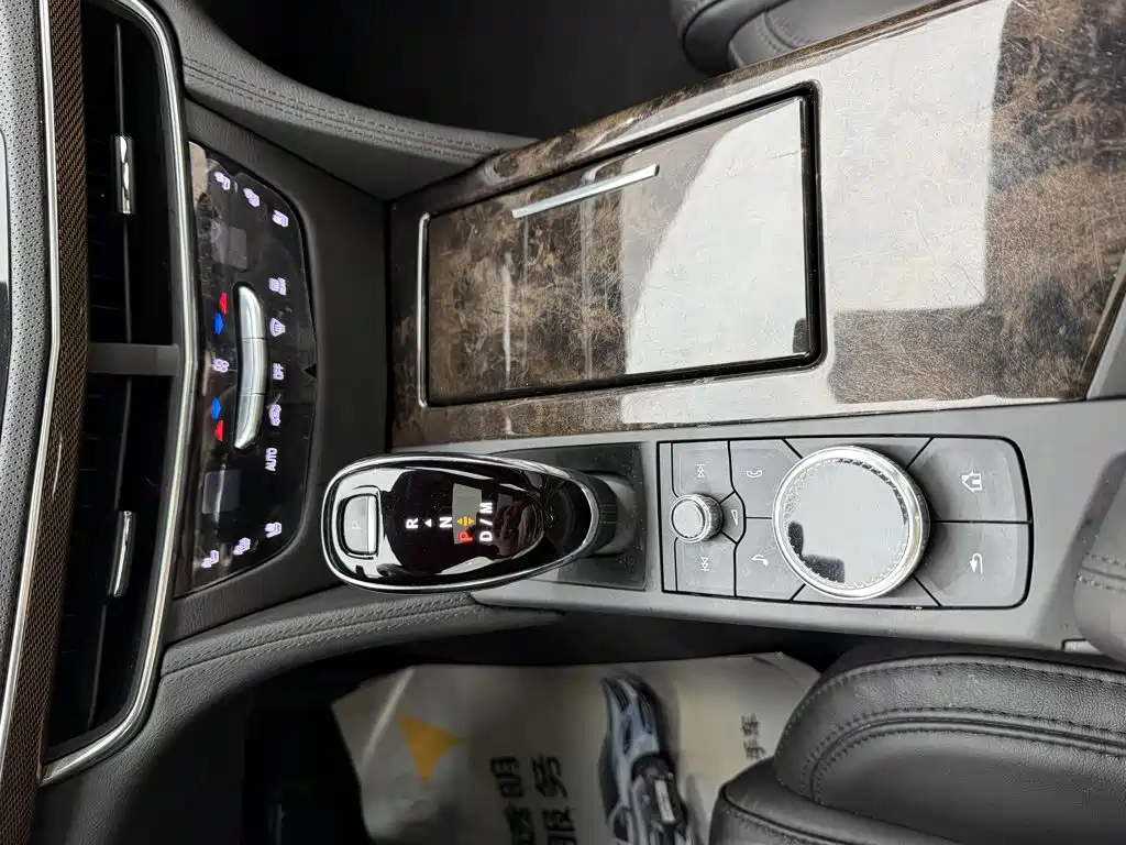 Фото 20 - Cadillac CT6