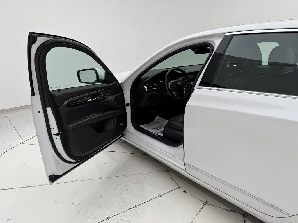 Фото 26 - Cadillac CT6