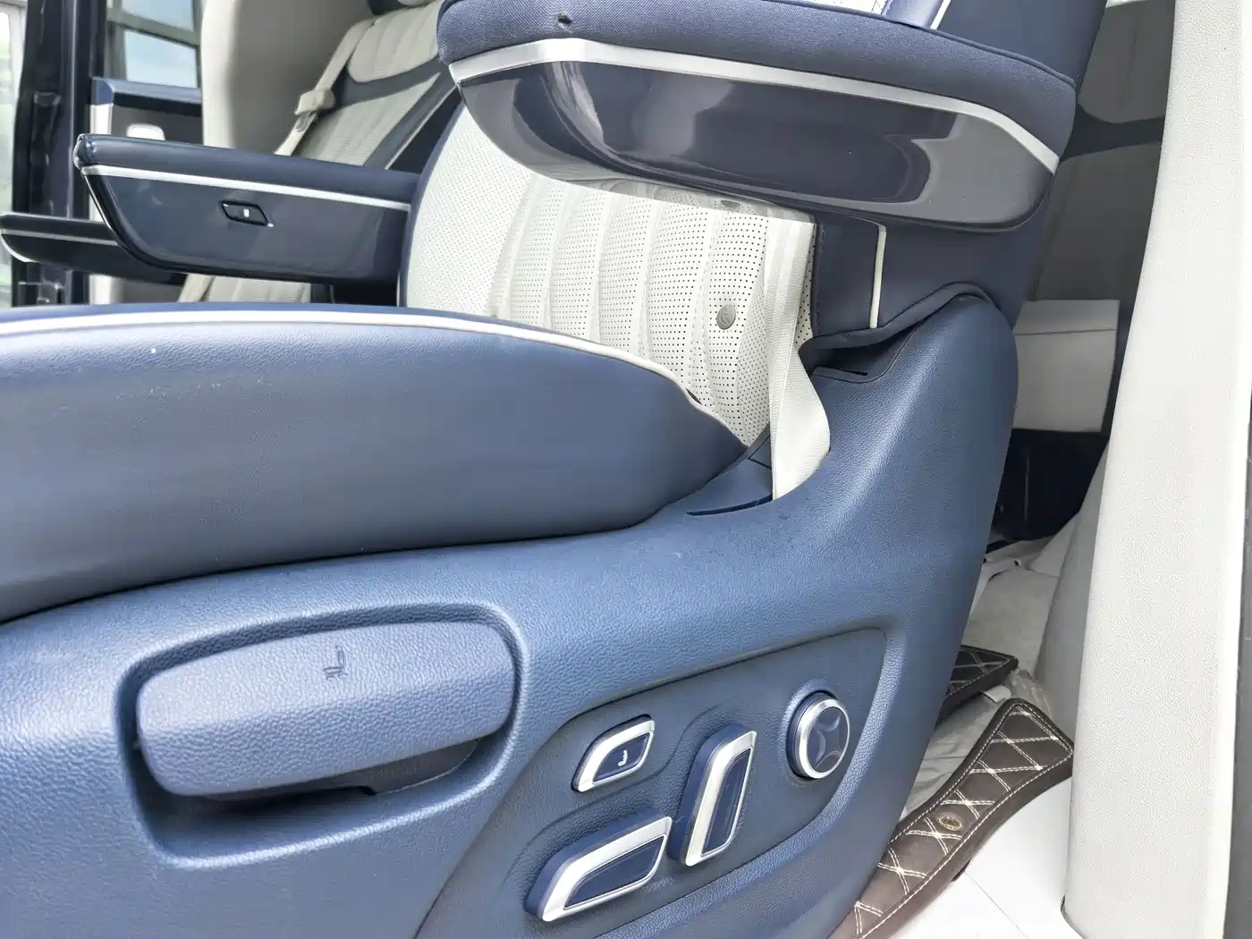 Roewe iMAX8 2022 2022 400TGI Ultimate Edition