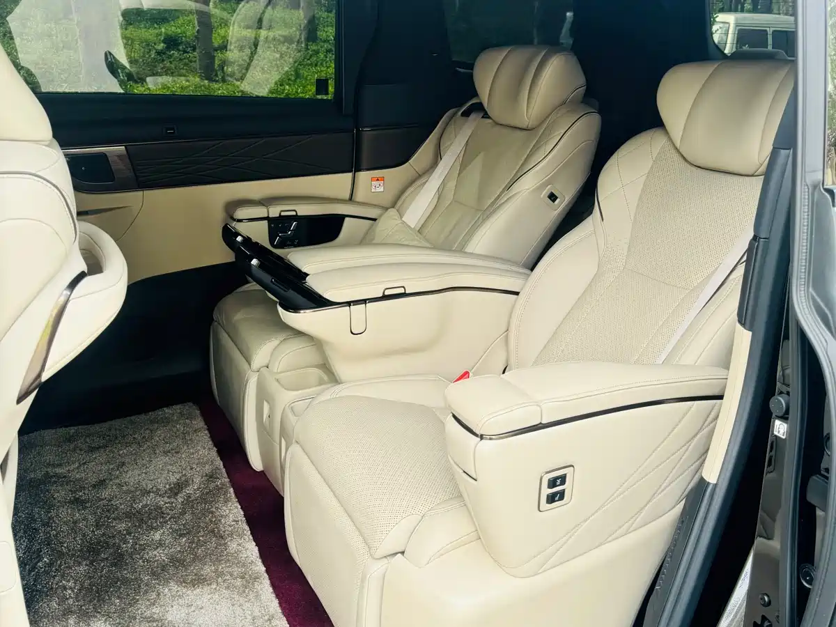 Toyota Alphard 2025 Hybrid 2.5L Prestige Gold Edition фото 6