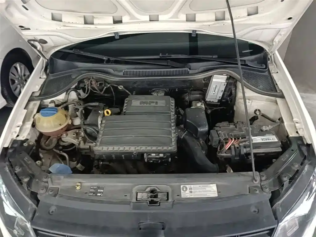 Volkswagen Polo 2016 1.4L Manual Trend фото 20