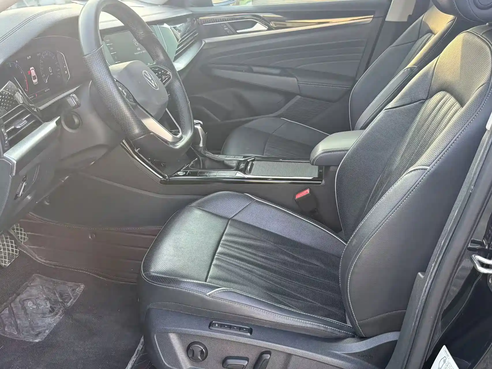 Photo 9 - Volkswagen Passat