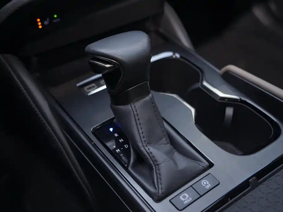 Lexus ES 2023 200 Excellence Edition фото 14