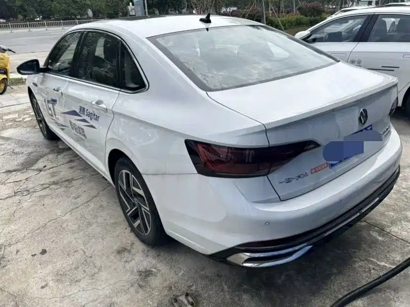 Volkswagen Sagitar 2023 300TSI DSG Surpassing Edition фото 3