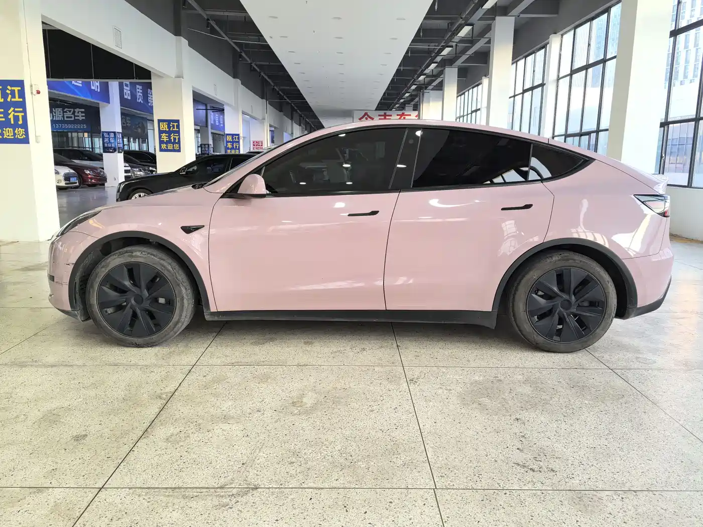 TESLA MODEL Y
